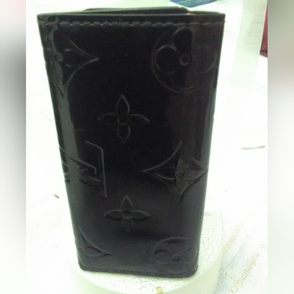 FABULOUS LOUIS VUITTON KEY BURGUNDY VERNIS 4 KEY CASE BEAUTIFUL WAY TO HOLD KEYS - Picture 6 of 12
